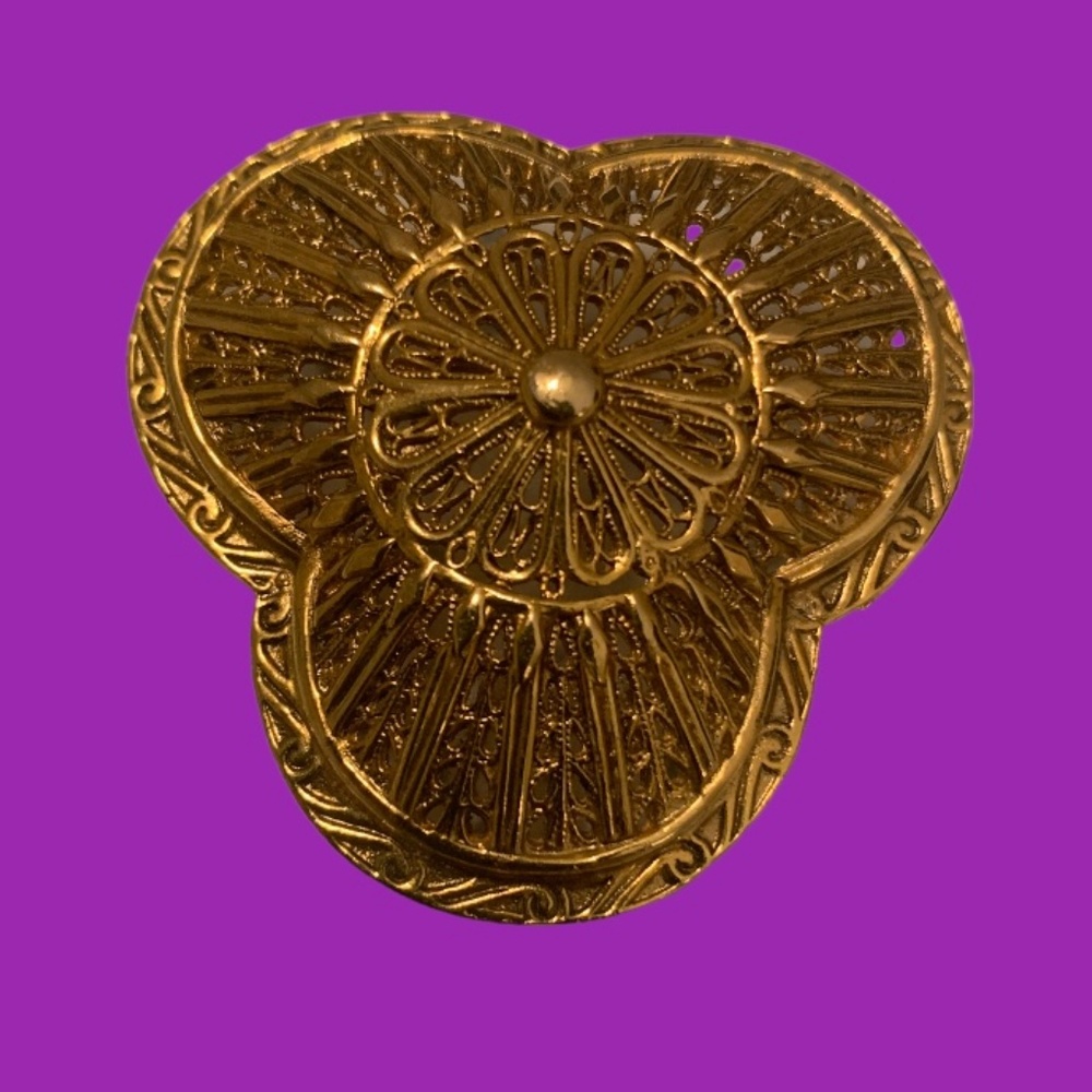 Vintage Gold Art Deco Avante Gold Tone Brooch Pin. Estate Find. Signed